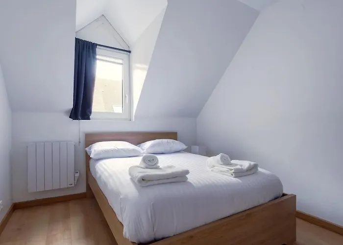 L'elias : De Standing Pour 6 Ruan